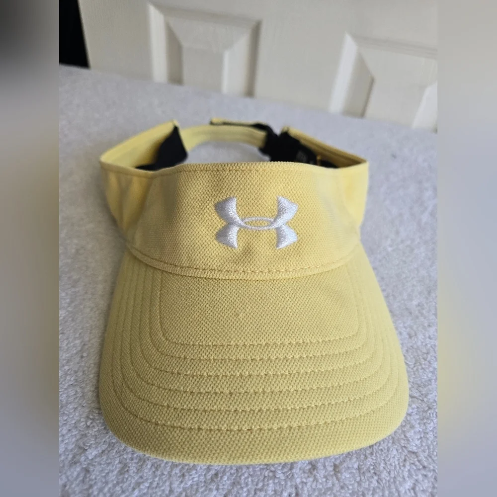 Under Armour Men's Yellow and Black Sports Visor.